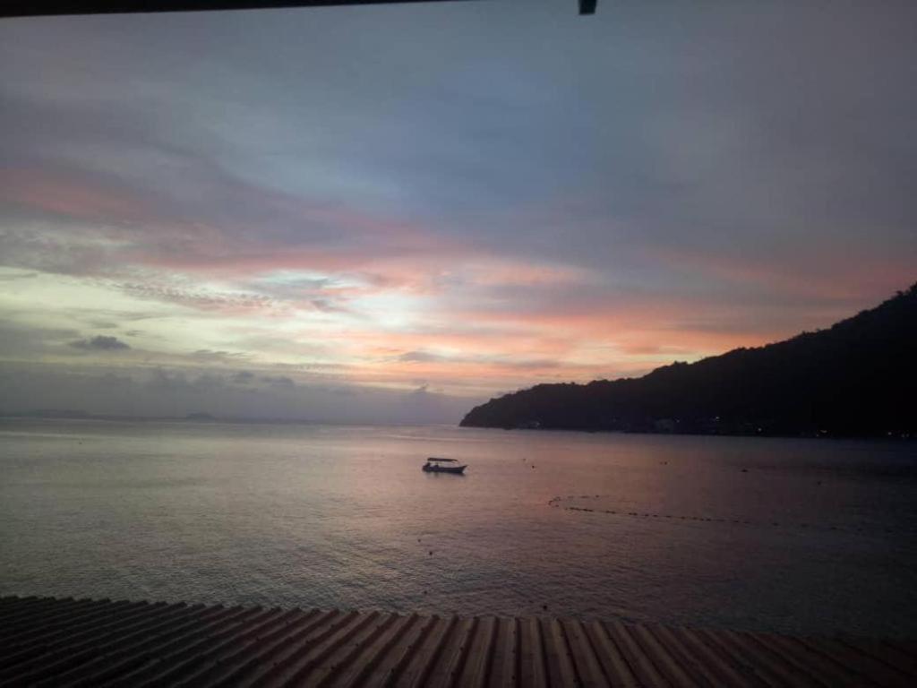 Beach Box Perhentian Kampong Pasir Hantu Exterior photo